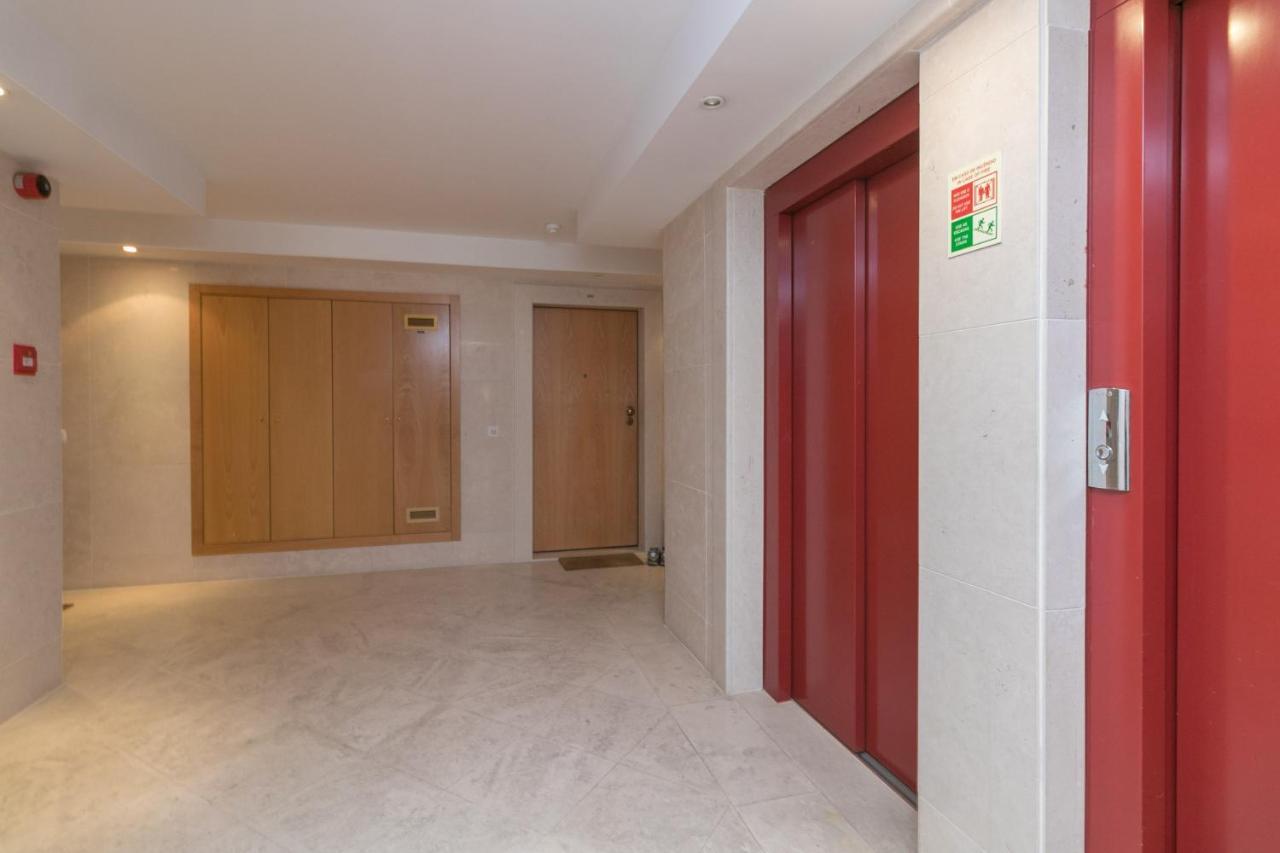 Premium Flat In Upscale Area, Balcony, Parking Apartment Lisbon Exterior photo
